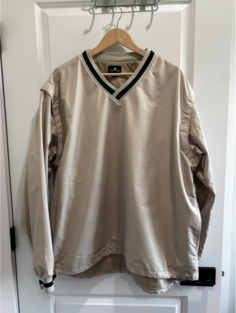 The Weather Company Golf Microfiber V-Neck Windshirt in size XL.
